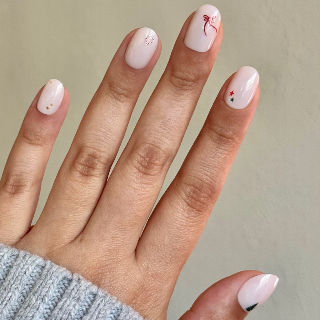 All Out Christmas Minimalist - Press-On | Extra Short | Round