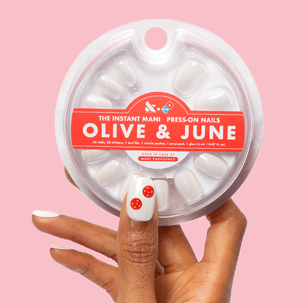 White Chrome - Press-On | Extra Short | Squoval nails with off-white chrome finish and pizza topping nail art stickers in round case