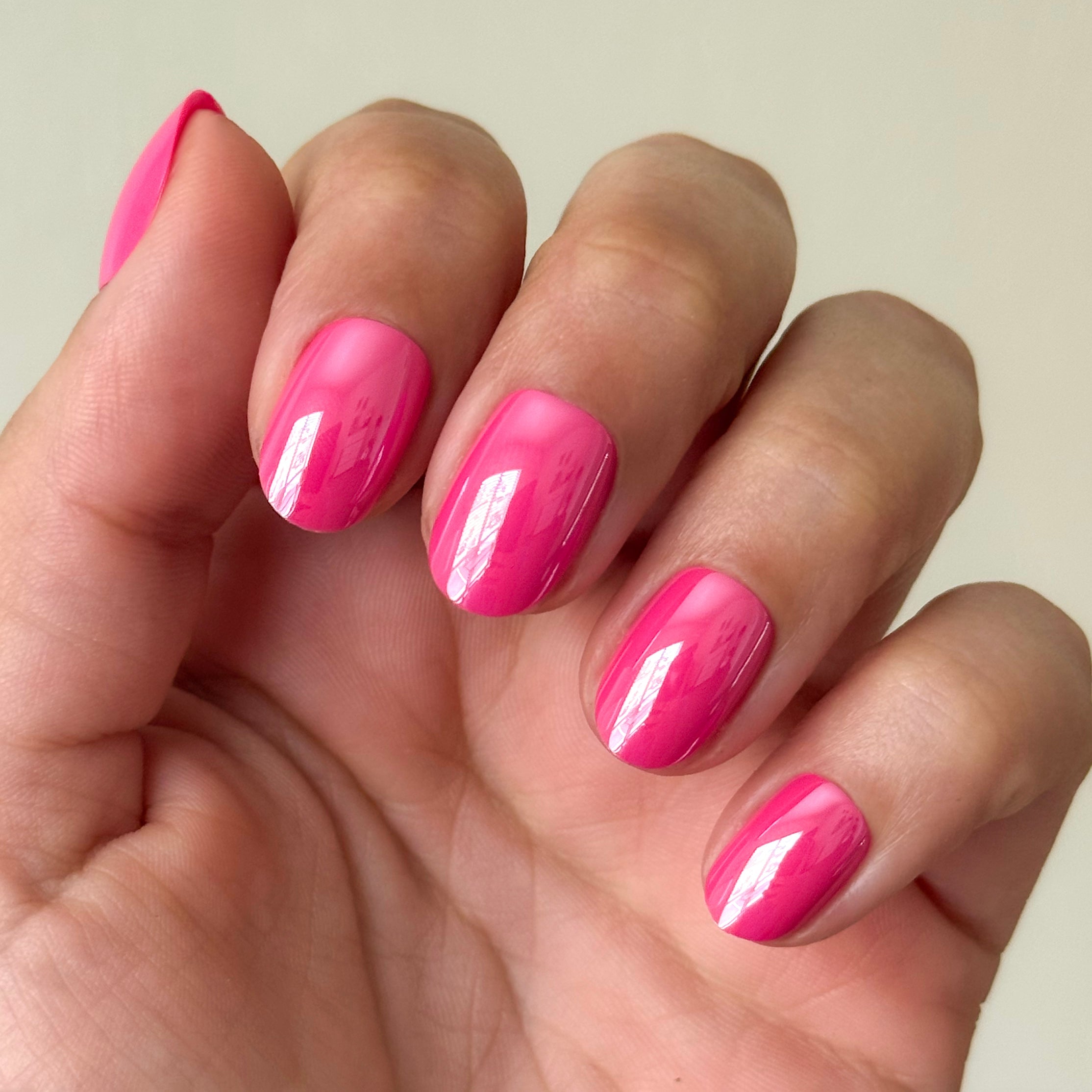 Hot Pink Chrome - Press On | Extra Short | Round
