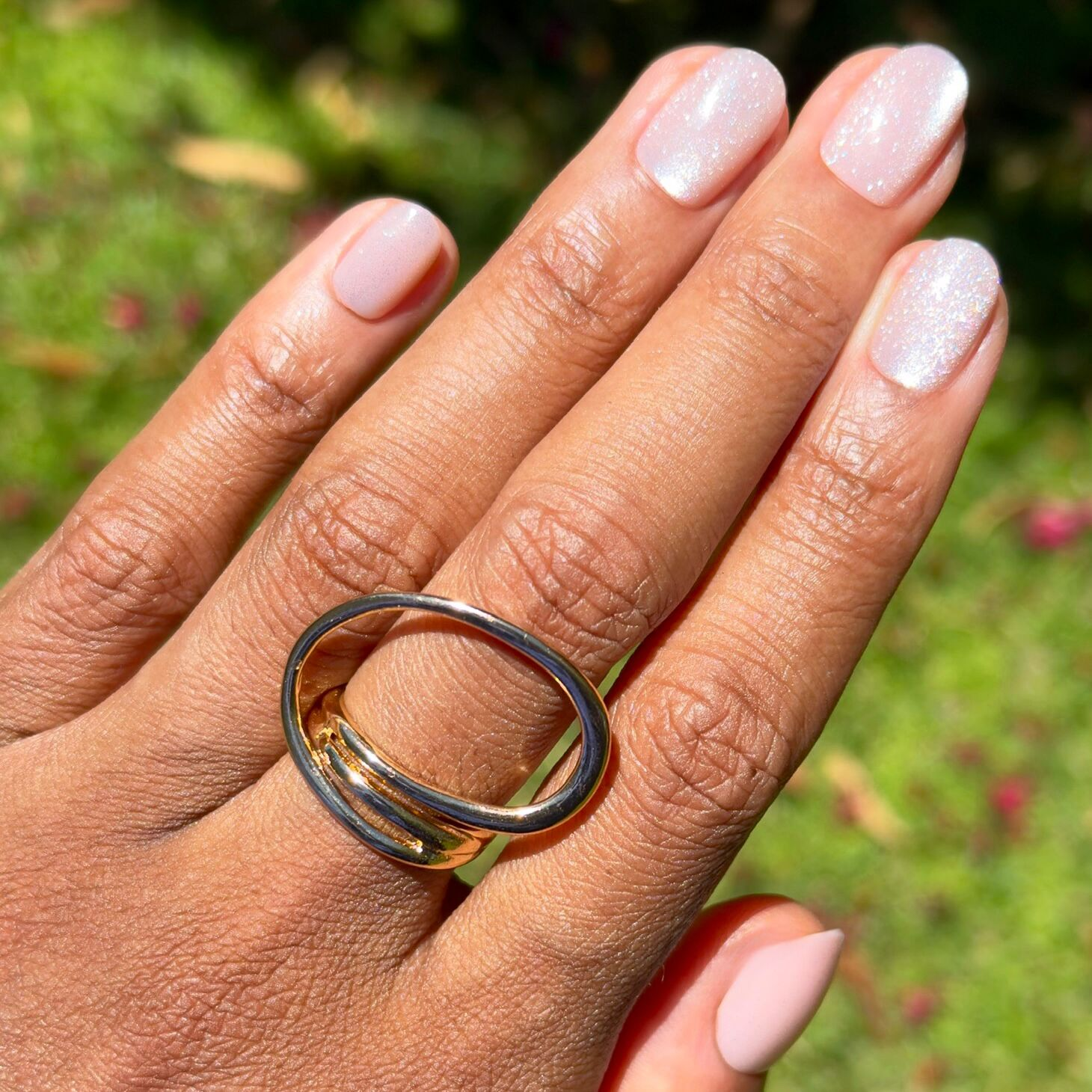 Neutral Shimmer - Press-On | Extra Short | Round subtle shimmery extra short round false nails for quick at-home mani