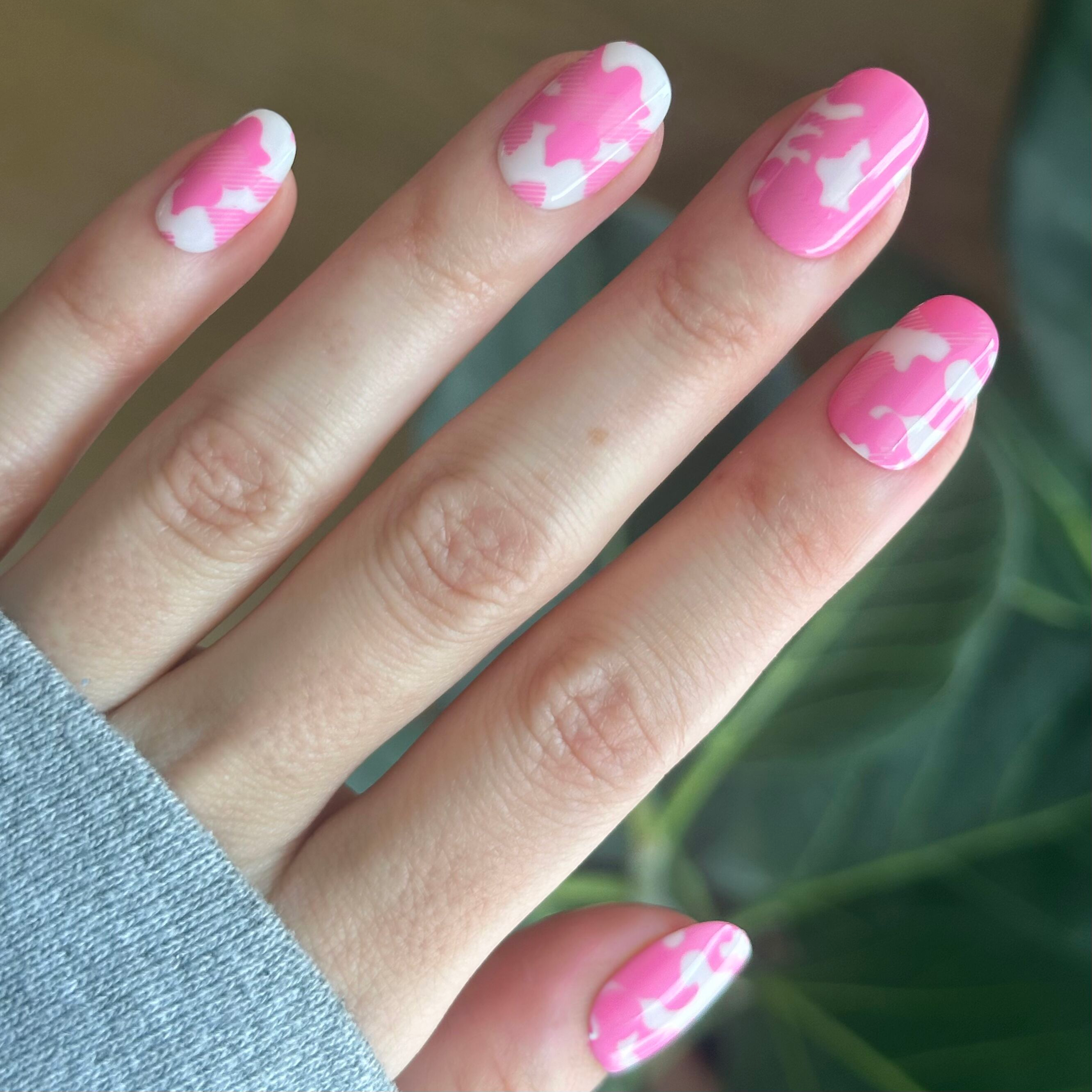 Pink Camo - Tab Press-On | Short | Round nails featuring a tonal pink camouflage design for easy at-home mani