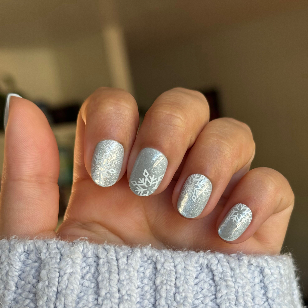 Velvet Snowflake - Tab Press-On | Extra Short | Round