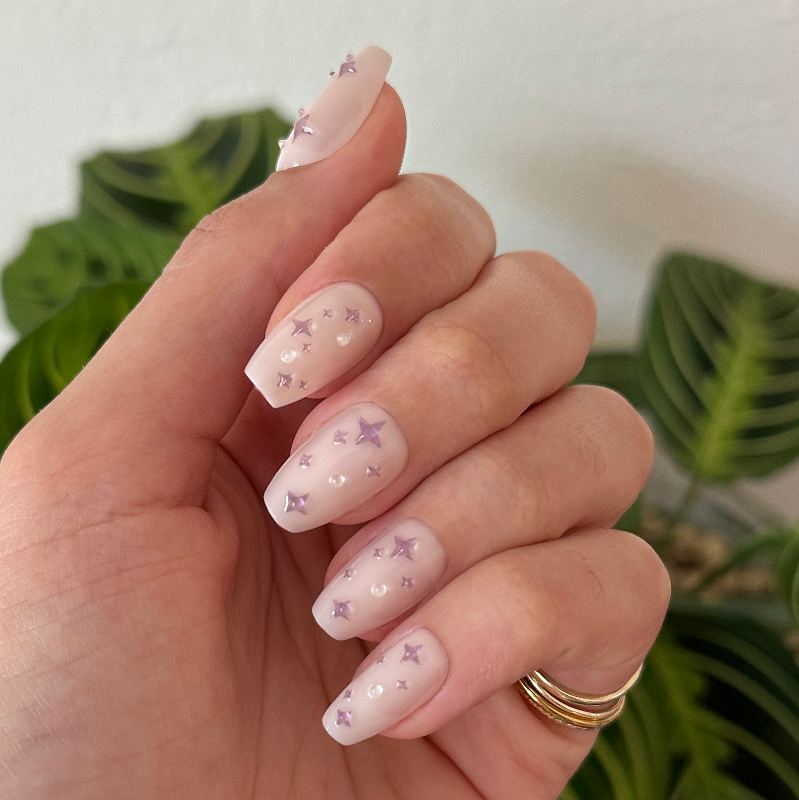 Puffy Sparkles & Pearls - Press-On | Medium | Coffin with soft neutral base, 3D puffy sparkles, and pearl accents on natural hand
