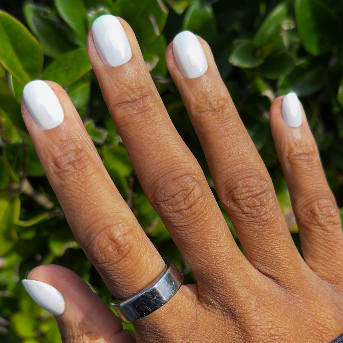 White Jelly Chrome - Press-On | Extra Short | Round nails with sheer white and subtle chrome for easy at-home manicure